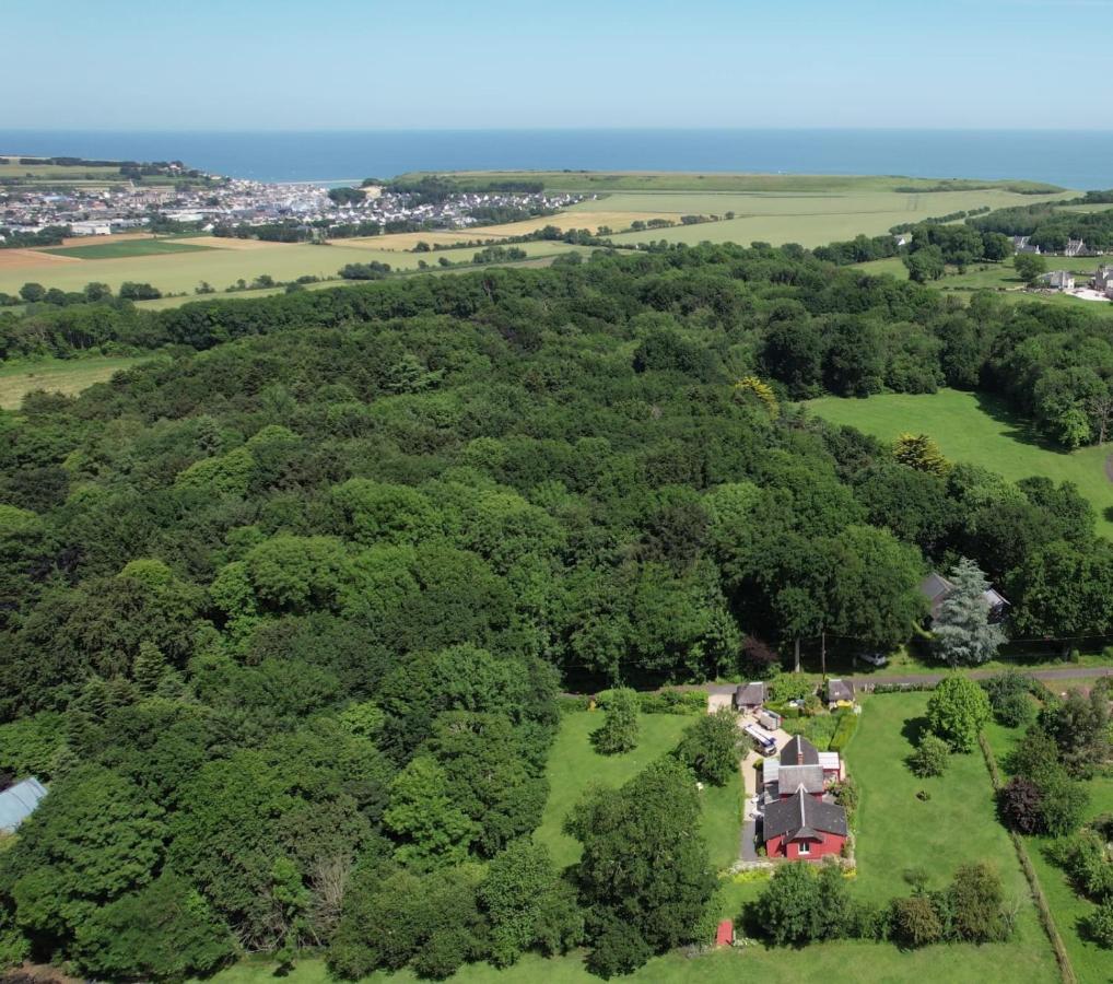 Maison De Campagne Lumineuse Spacieuse Dans Impasse Au Calme A Proximite D'Un Chateau Deux Verandas Grand Jardin Cabane Pour Velos, Pres Port En Bessin Et Bayeux, Proche Plages Du Debarquement Commes Eksteriør billede